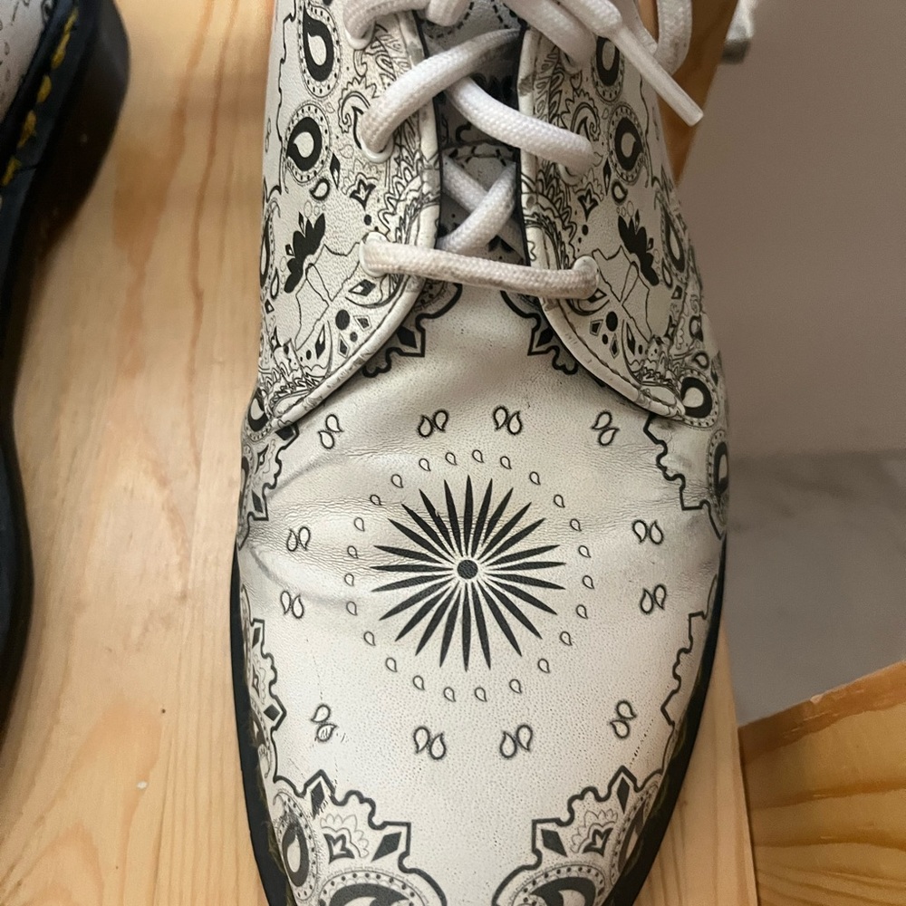 Dr Martens Limited Edition 1461 Oxfords White Bandana Print Industrial Shoes - Picture 6 of 8